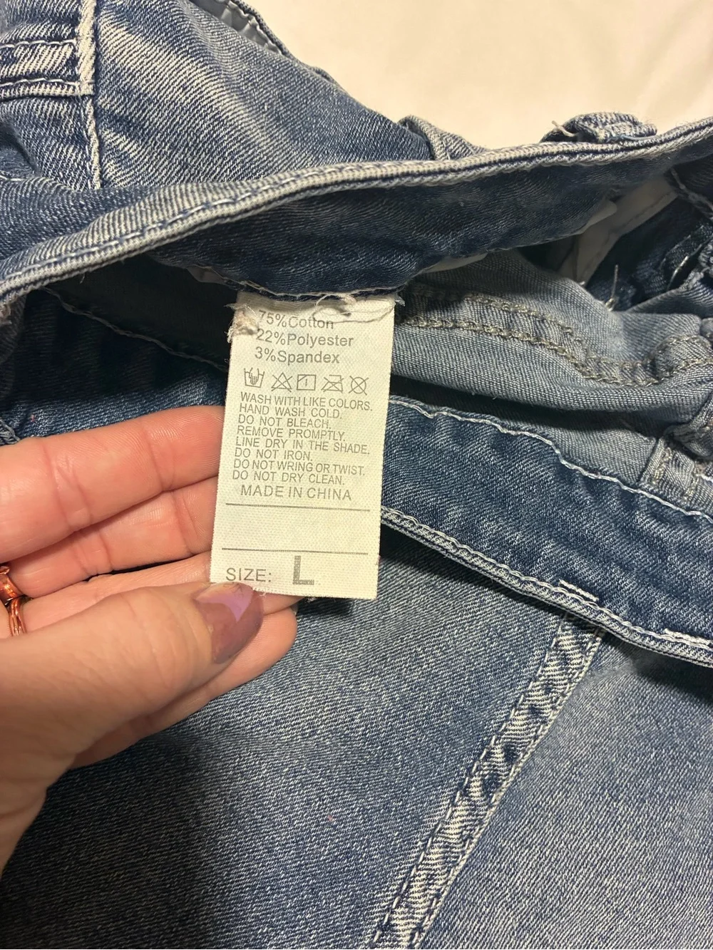 Women’s Above the knees Washed Blue Denim Shorts with Design pockets